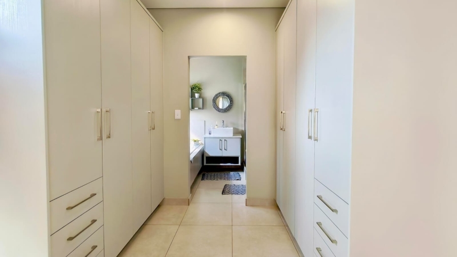 3 Bedroom Property for Sale in Van Der Hoff Park North West
